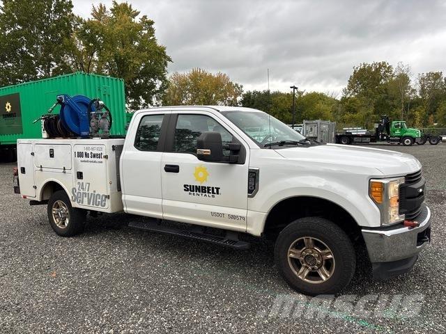 Ford F-250 Комбинированные дорожные машины