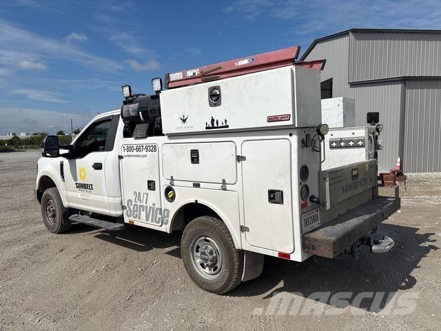 Ford F-250 Комбинированные дорожные машины