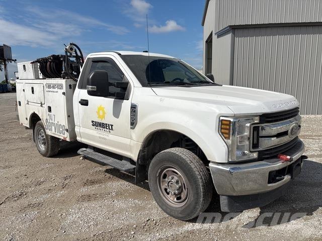 Ford F-250 Комбинированные дорожные машины