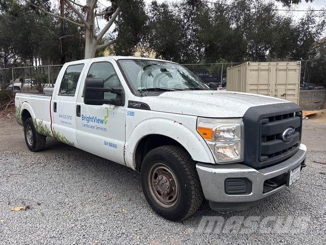 Ford F-250 Бортовые фургоны