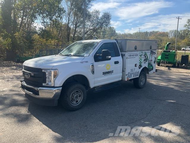 Ford F-250 Комбинированные дорожные машины