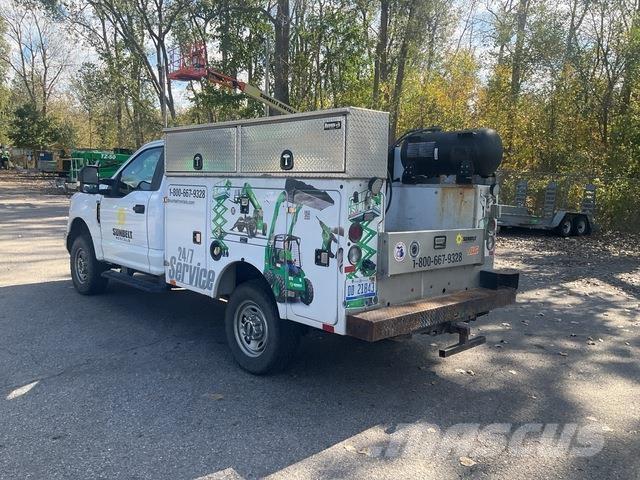 Ford F-250 Комбинированные дорожные машины