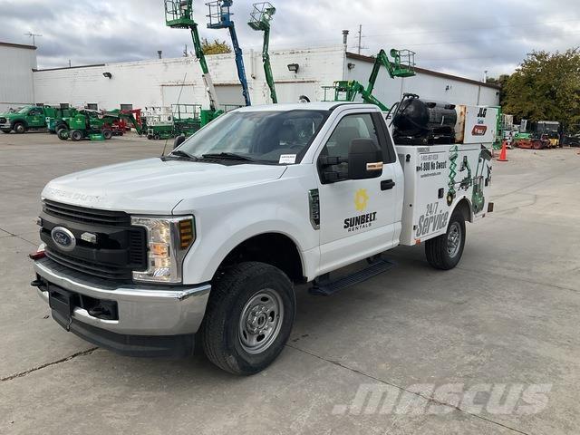 Ford F-250 Комбинированные дорожные машины