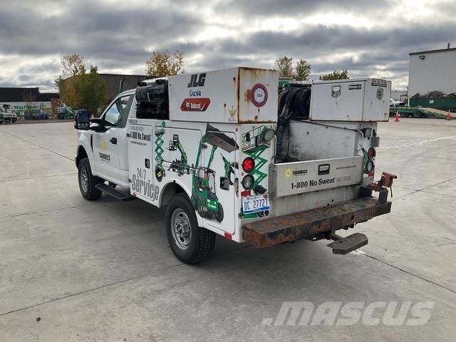 Ford F-250 Комбинированные дорожные машины
