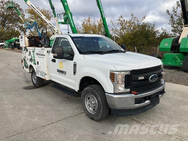 Ford F-250 Комбинированные дорожные машины