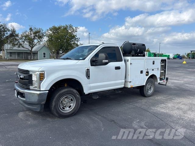Ford F-250 Комбинированные дорожные машины