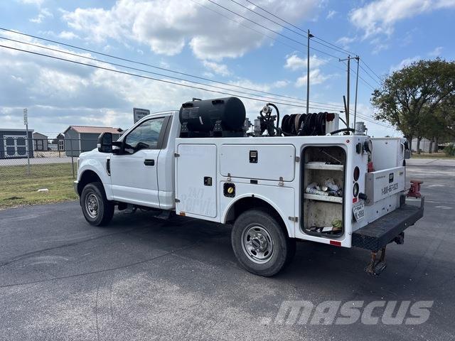 Ford F-250 Комбинированные дорожные машины