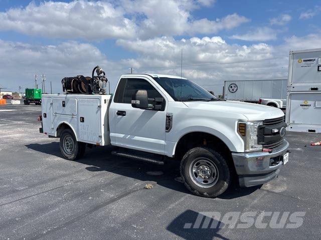 Ford F-250 Комбинированные дорожные машины