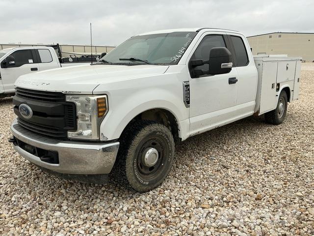 Ford F-250 Бортовые фургоны