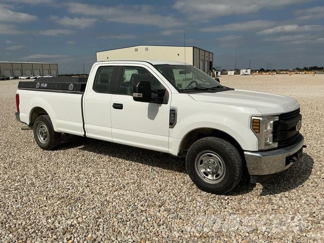 Ford F-250 Бортовые фургоны
