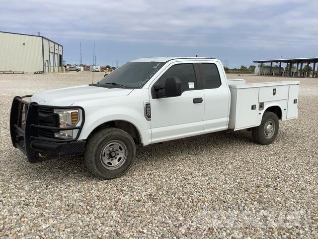 Ford F-250 Бортовые фургоны