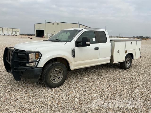 Ford F-250 Бортовые фургоны