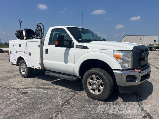 Ford F-250 Комбинированные дорожные машины