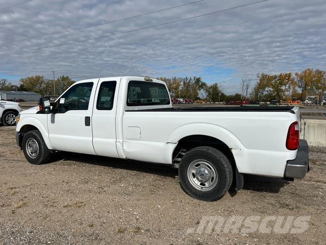 Ford F-250 Бортовые фургоны
