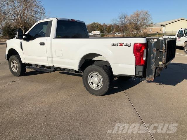 Ford F-250 Бортовые фургоны