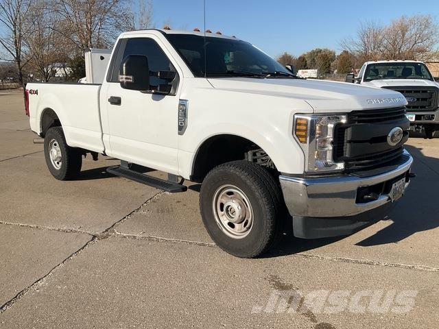 Ford F-250 Бортовые фургоны