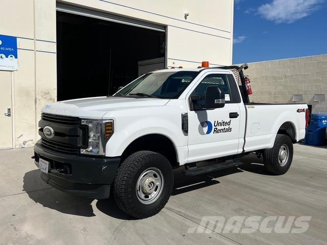 Ford F-250 Бортовые фургоны
