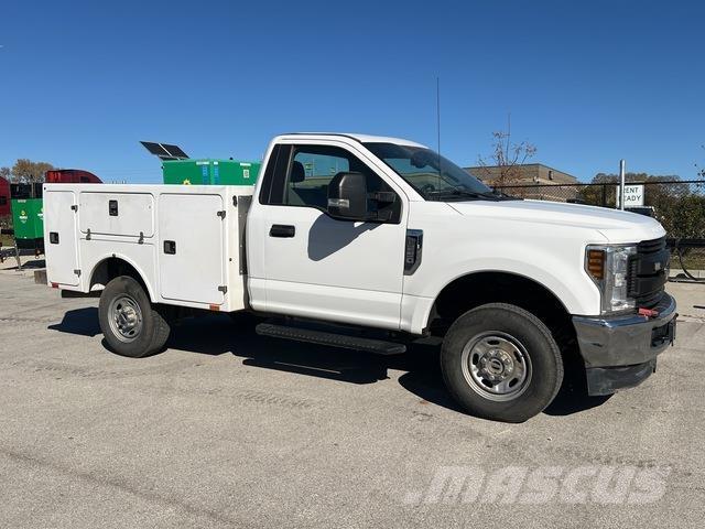 Ford F-250 Бортовые фургоны