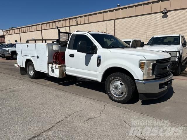 Ford F-350 Бортовые фургоны