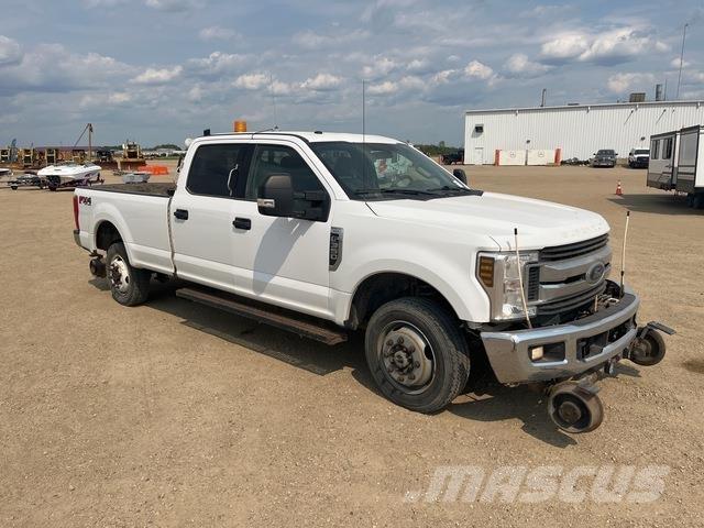 Ford F-350 Бортовые фургоны