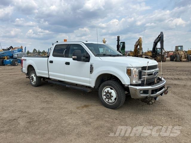 Ford F-350 Бортовые фургоны