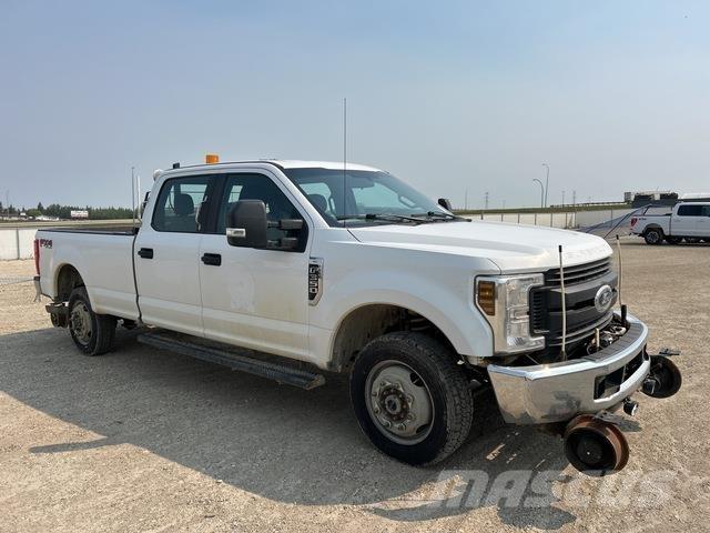 Ford F-350 Бортовые фургоны
