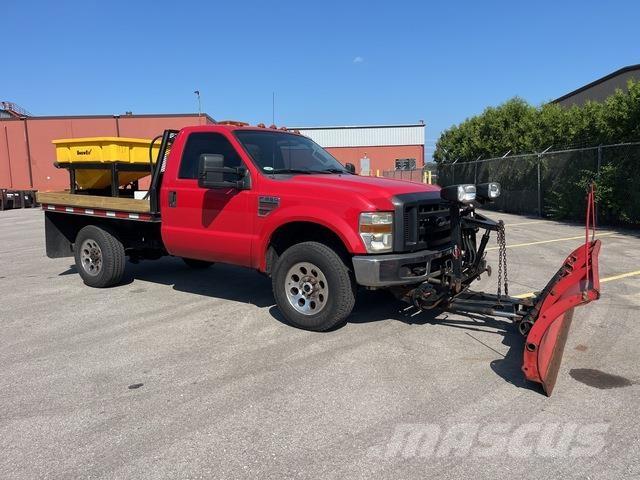 Ford F-350 Снежные отвалы и плуги