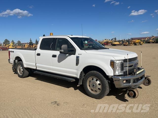 Ford F-350 Бортовые фургоны