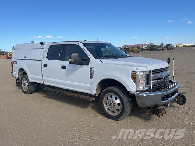 Ford F-350 Бортовые фургоны