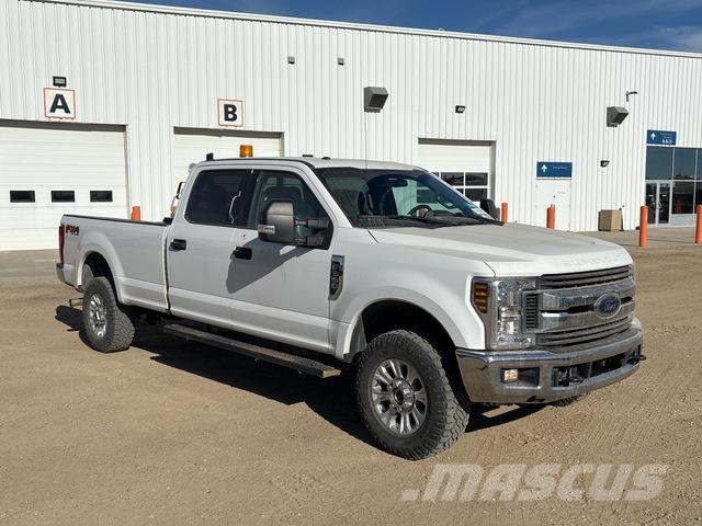 Ford F-350 Бортовые фургоны