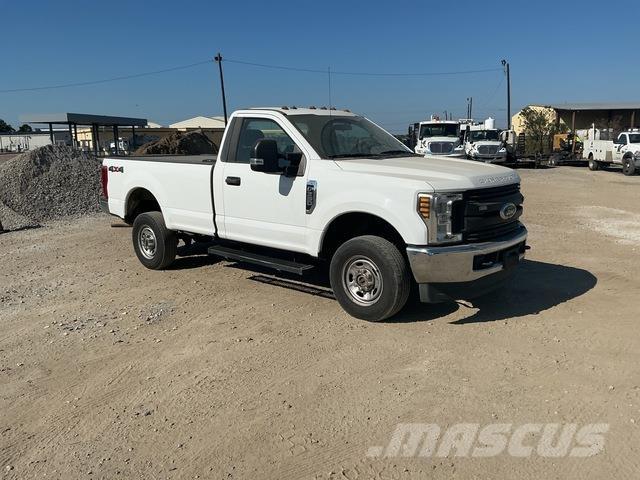 Ford F-350 Бортовые фургоны