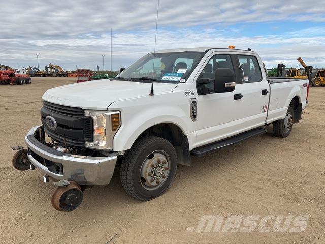 Ford F-350 Бортовые фургоны