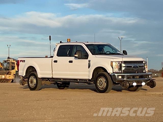 Ford F-350 Бортовые фургоны