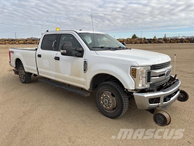 Ford F-350 Бортовые фургоны