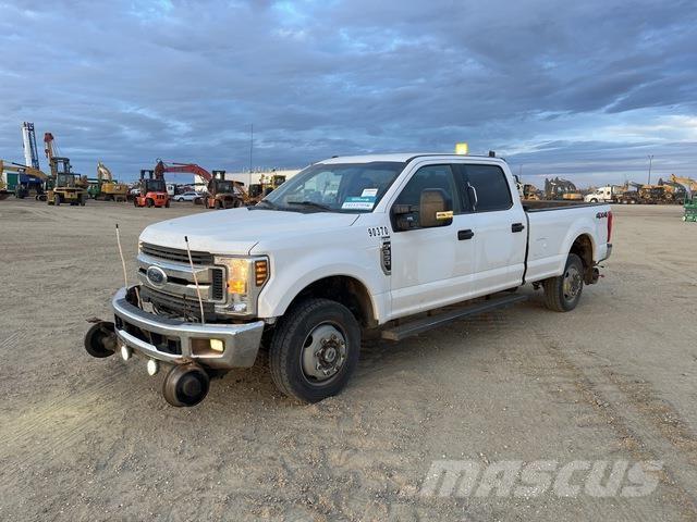 Ford F-350 Бортовые фургоны