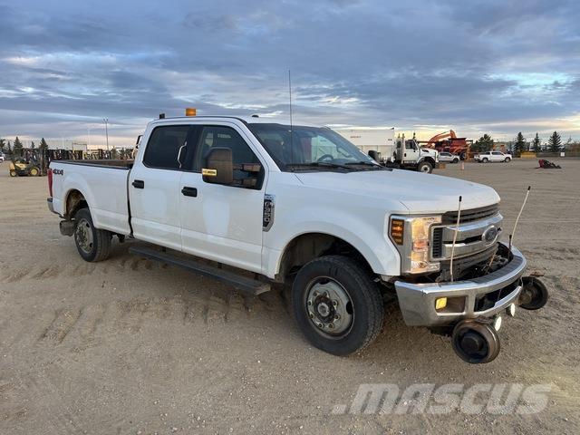 Ford F-350 Бортовые фургоны