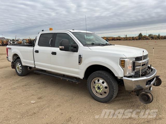 Ford F-350 Бортовые фургоны