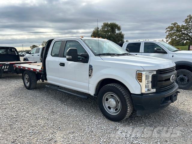Ford F-350 Грузовики-платформы/боковая разгрузка