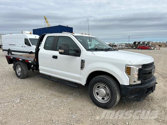 Ford F-350 Грузовики-платформы/боковая разгрузка