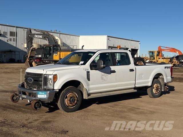 Ford F-350 Бортовые фургоны