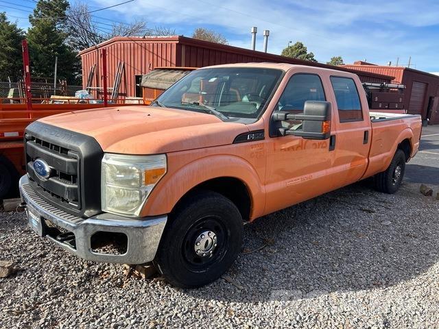 Ford F-350 Бортовые фургоны