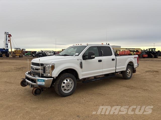 Ford F-350 XL Бортовые фургоны