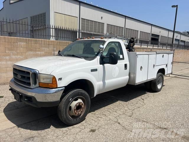 Ford F-450 Комбинированные дорожные машины