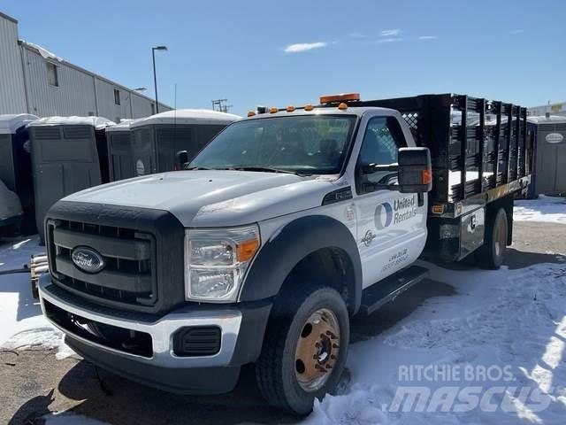 Ford F-550 Грузовики-платформы/боковая разгрузка