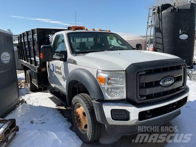 Ford F-550 Грузовики-платформы/боковая разгрузка