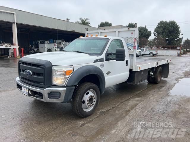 Ford F-550 Грузовики-платформы/боковая разгрузка