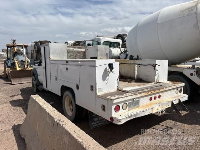 Ford F-550 Бортовые фургоны