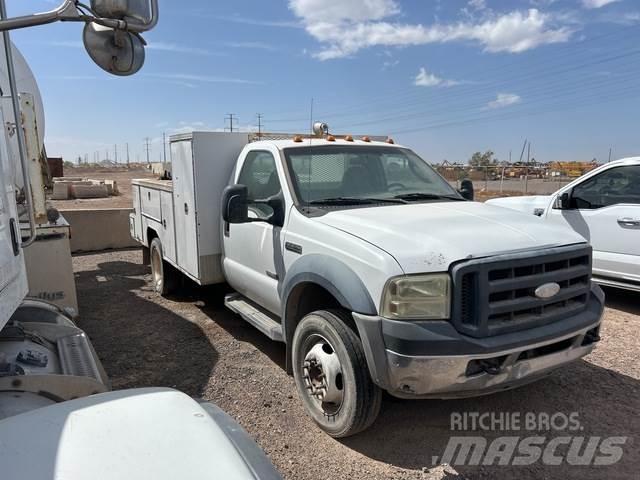 Ford F-550 Бортовые фургоны