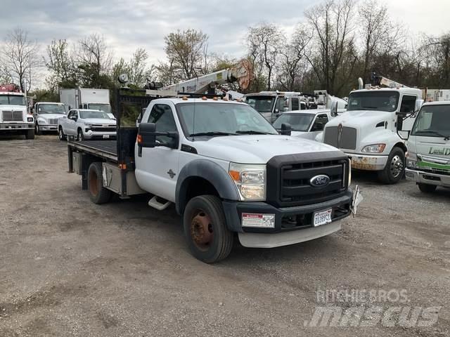 Ford F-550 Грузовики-платформы/боковая разгрузка