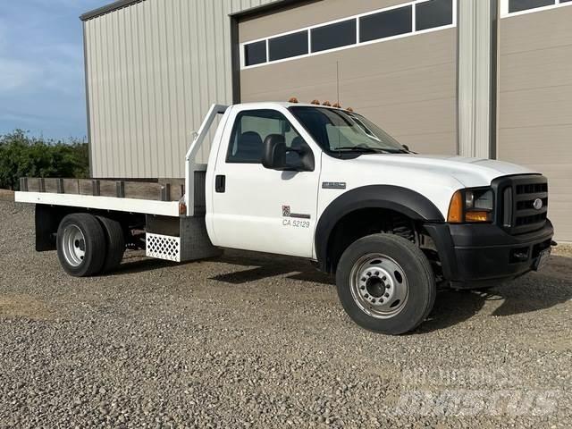 Ford F-550 Грузовики-платформы/боковая разгрузка